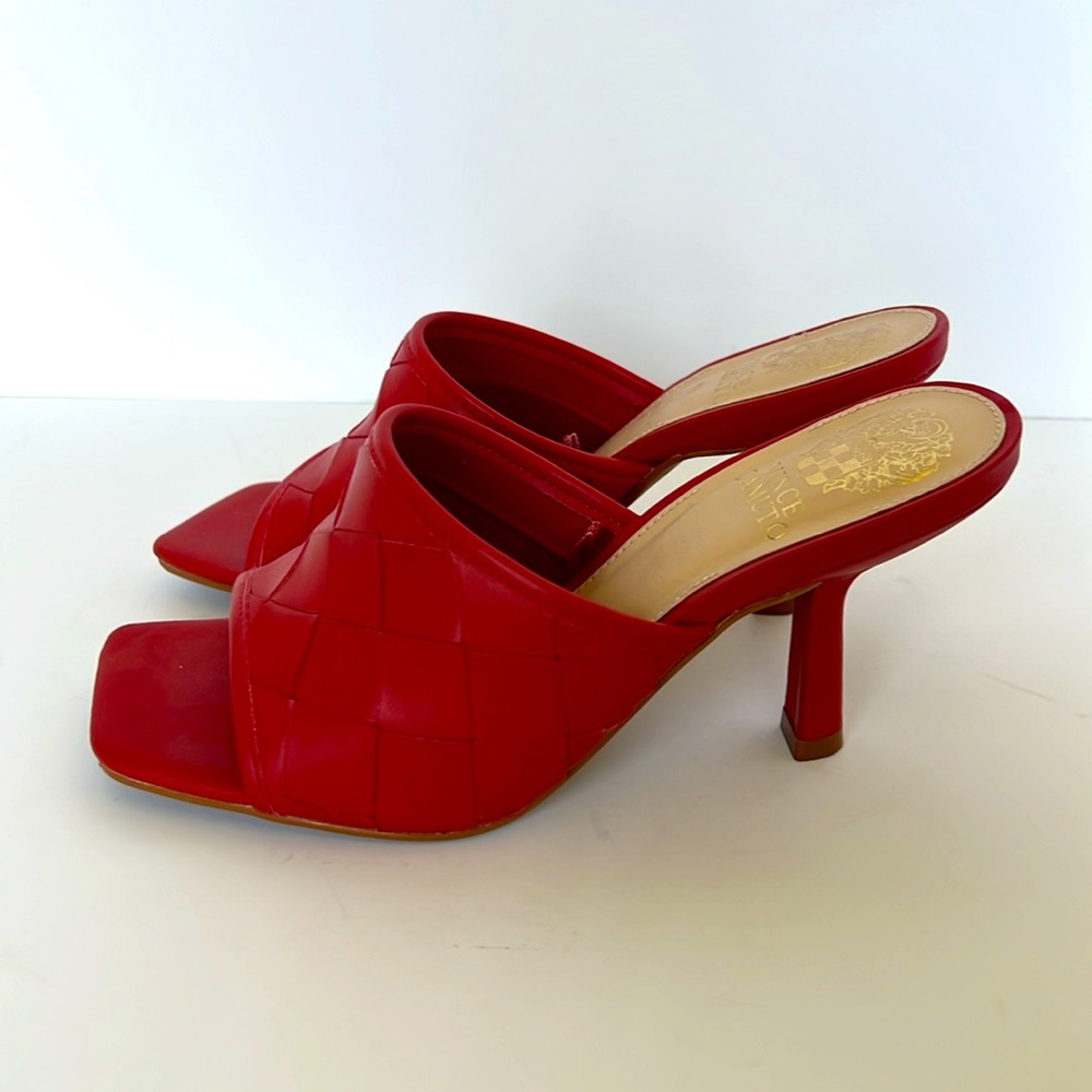 Vince Camuto Red Mules with Block Heel and Open Back - Picture 4 of 6